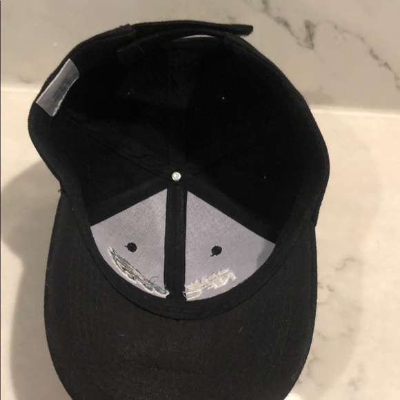 Eagles hat - Picture 3 of 5